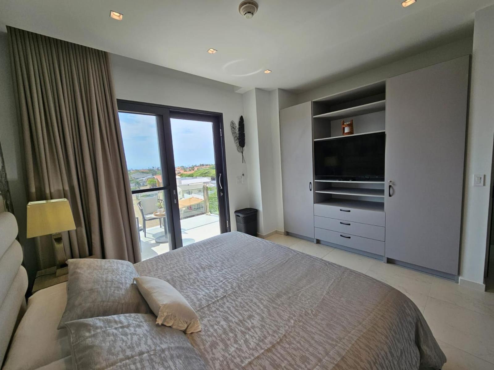 Wariruri Condos Aruba Palm Beach Exterior photo
